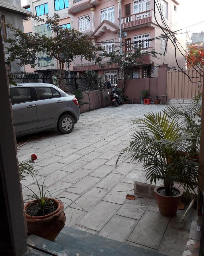 Apartment Rupas Kathmandu Exteriör bild